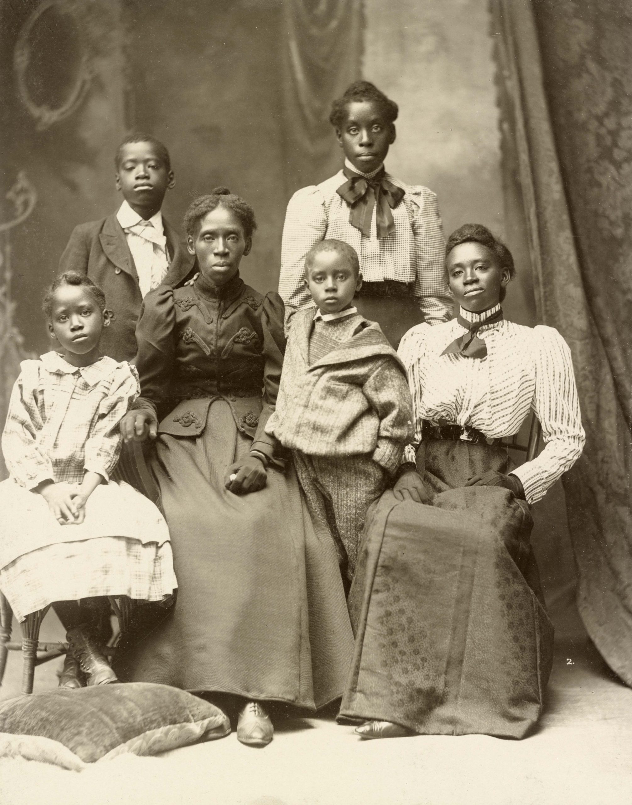 Mrs. Frazer Baker with her children