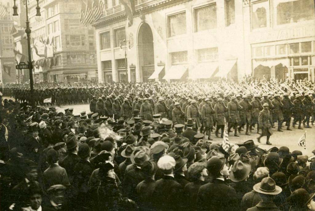 |369th Infantry arriving home on the France|The Harlem Hellfighters in Séchault