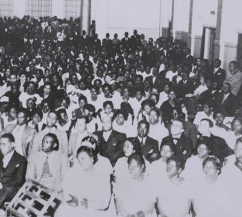 crowds gathered for the meeting of da Frente Negra Brasileira