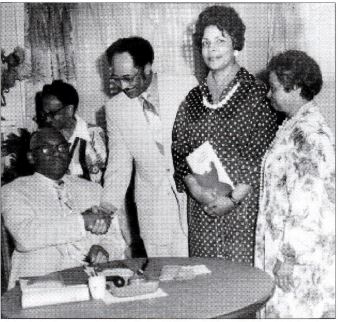 Ira Bryant, seated, (Texas State Historical Association)