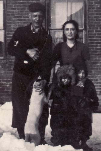 John Ralph Lyons, Daughter Claire, and granddaughters, Winooski, Vermont, ca. 1939