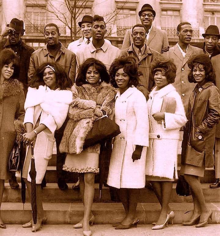 ||Kim Weston (with microphone) and Other Early Motown Entertainers