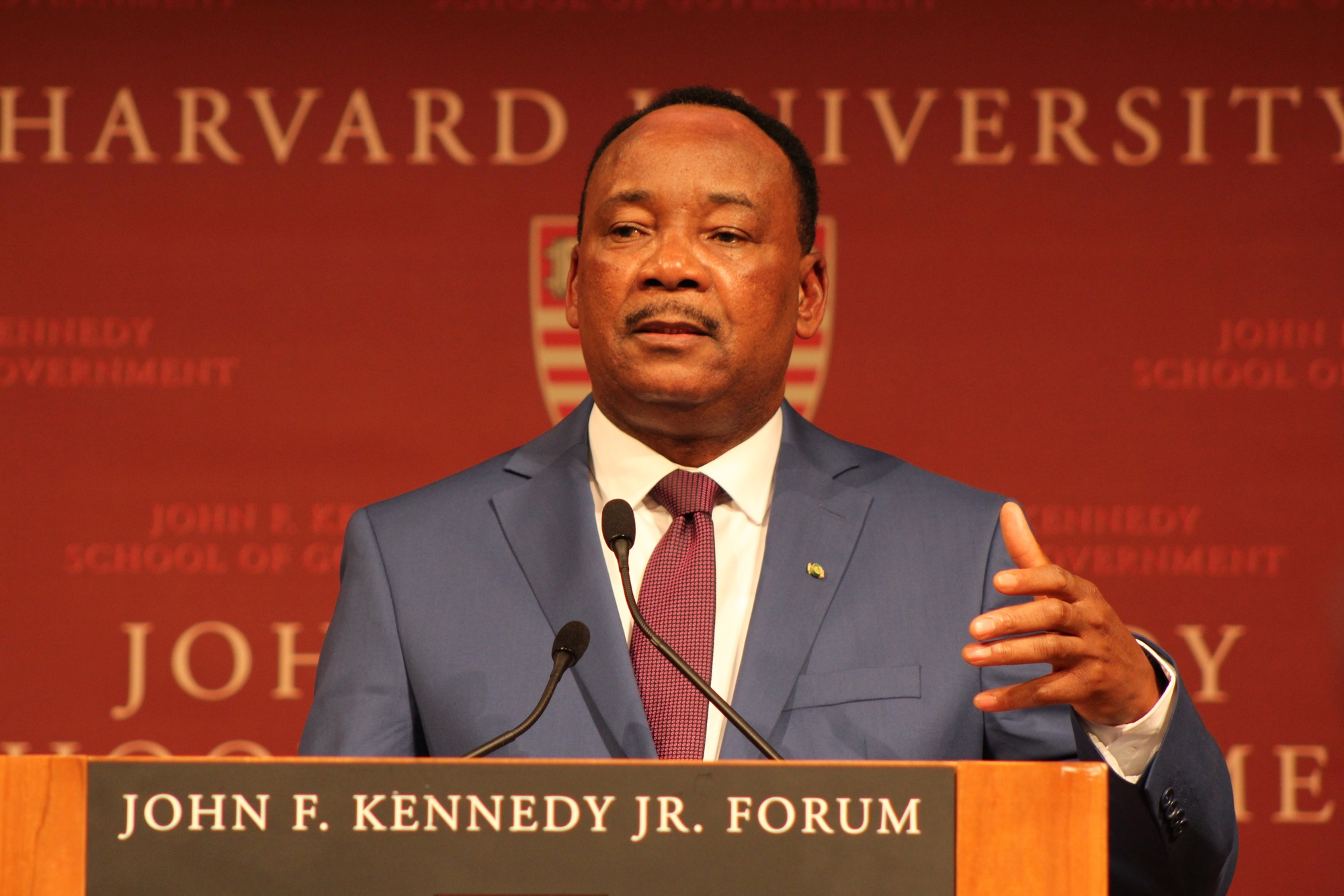 Mahamadou Issoufou at Harvard (The Harvard Crimson)