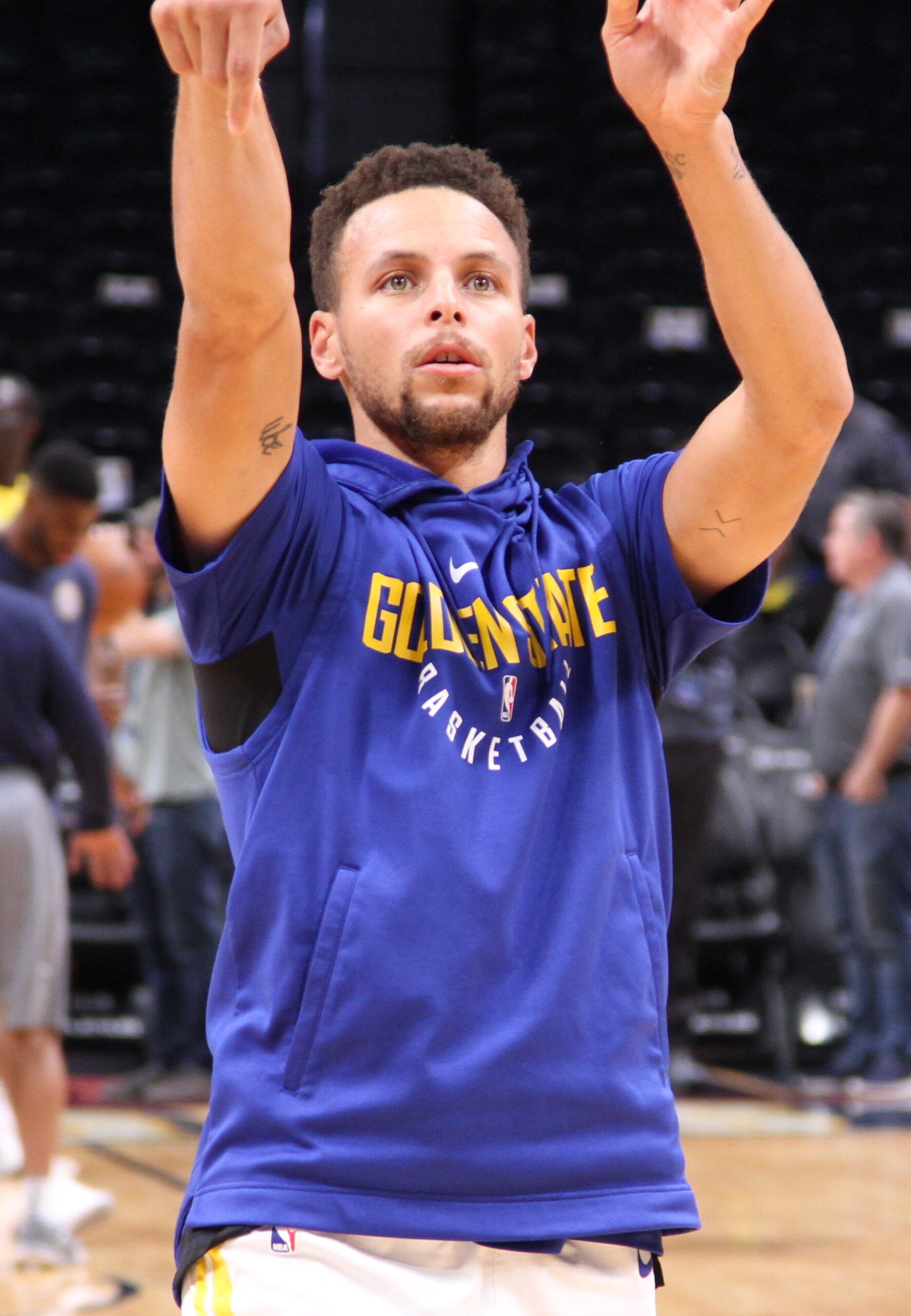 Stephen Curry practicing before a game in Denver