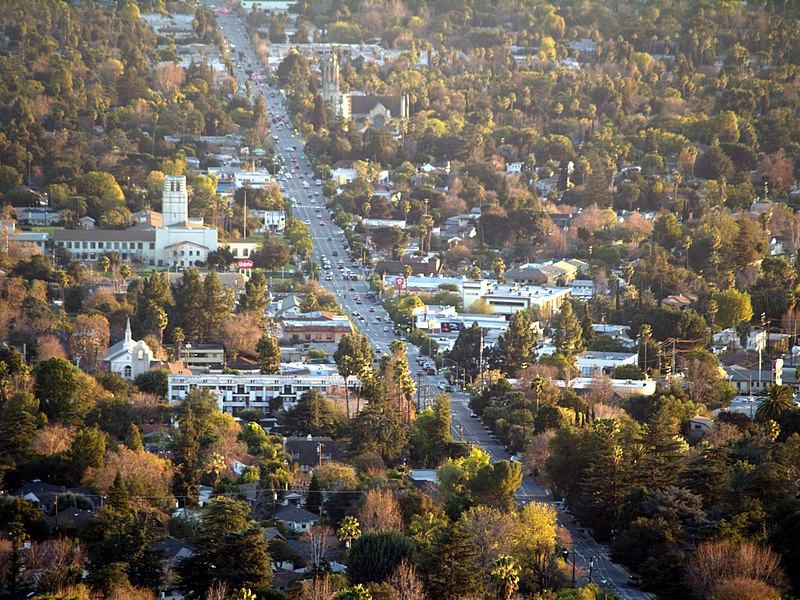 Lake Avenue in Altadena with the Charles W. Eliot Middle School prominent on the left